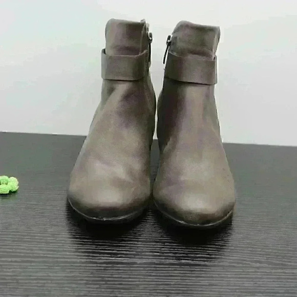 Ecco Women's Taupe Leather Side Zip Up Ankle Boots - Picture 5 of 11